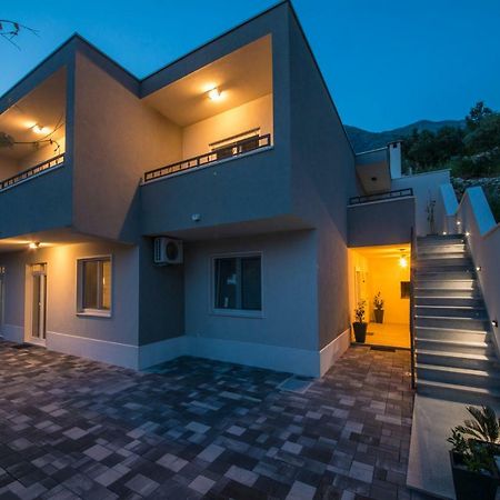 Apartmani Spiline - Mia Baska Voda Bagian luar foto