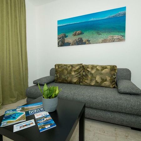 Apartmani Spiline - Mia Baska Voda Bagian luar foto