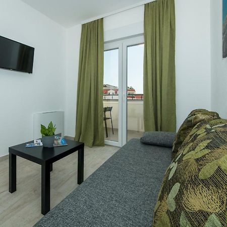 Apartmani Spiline - Mia Baska Voda Bagian luar foto