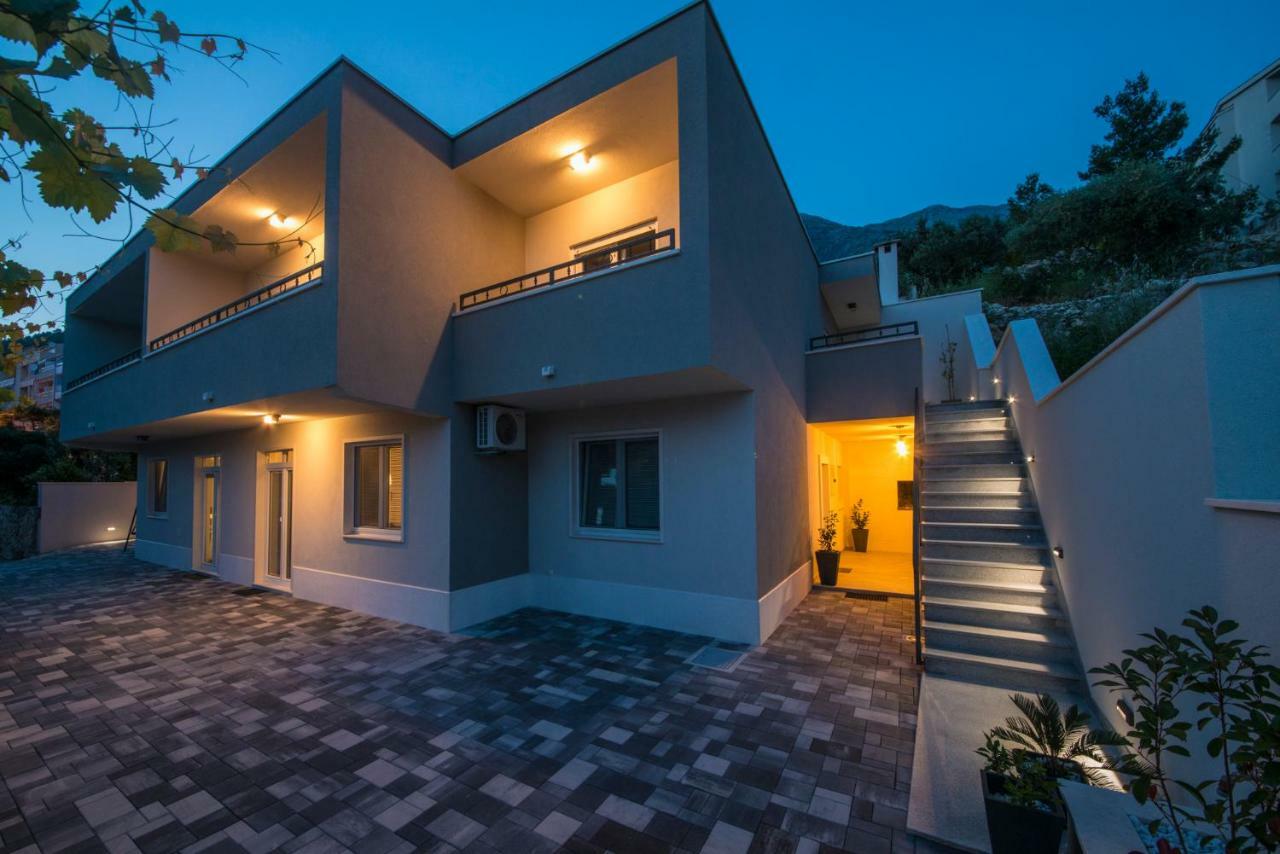 Apartmani Spiline - Mia Baska Voda Bagian luar foto