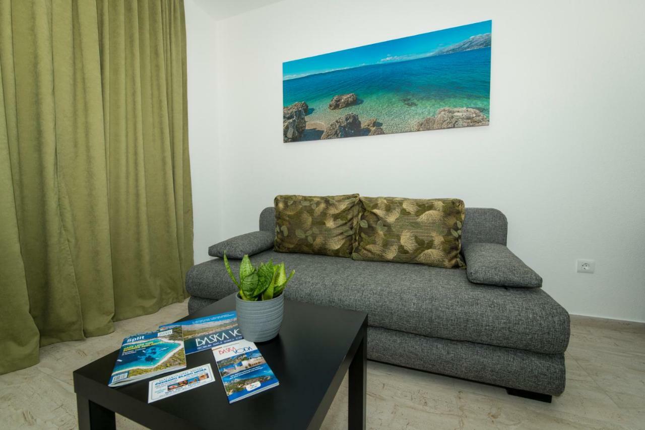 Apartmani Spiline - Mia Baska Voda Bagian luar foto