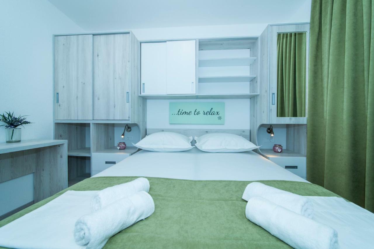 Apartmani Spiline - Mia Baska Voda Bagian luar foto