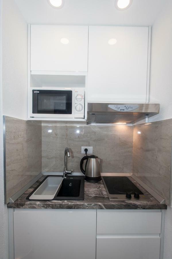 Apartmani Spiline - Mia Baska Voda Bagian luar foto