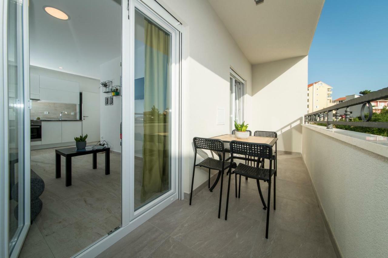 Apartmani Spiline - Mia Baska Voda Bagian luar foto