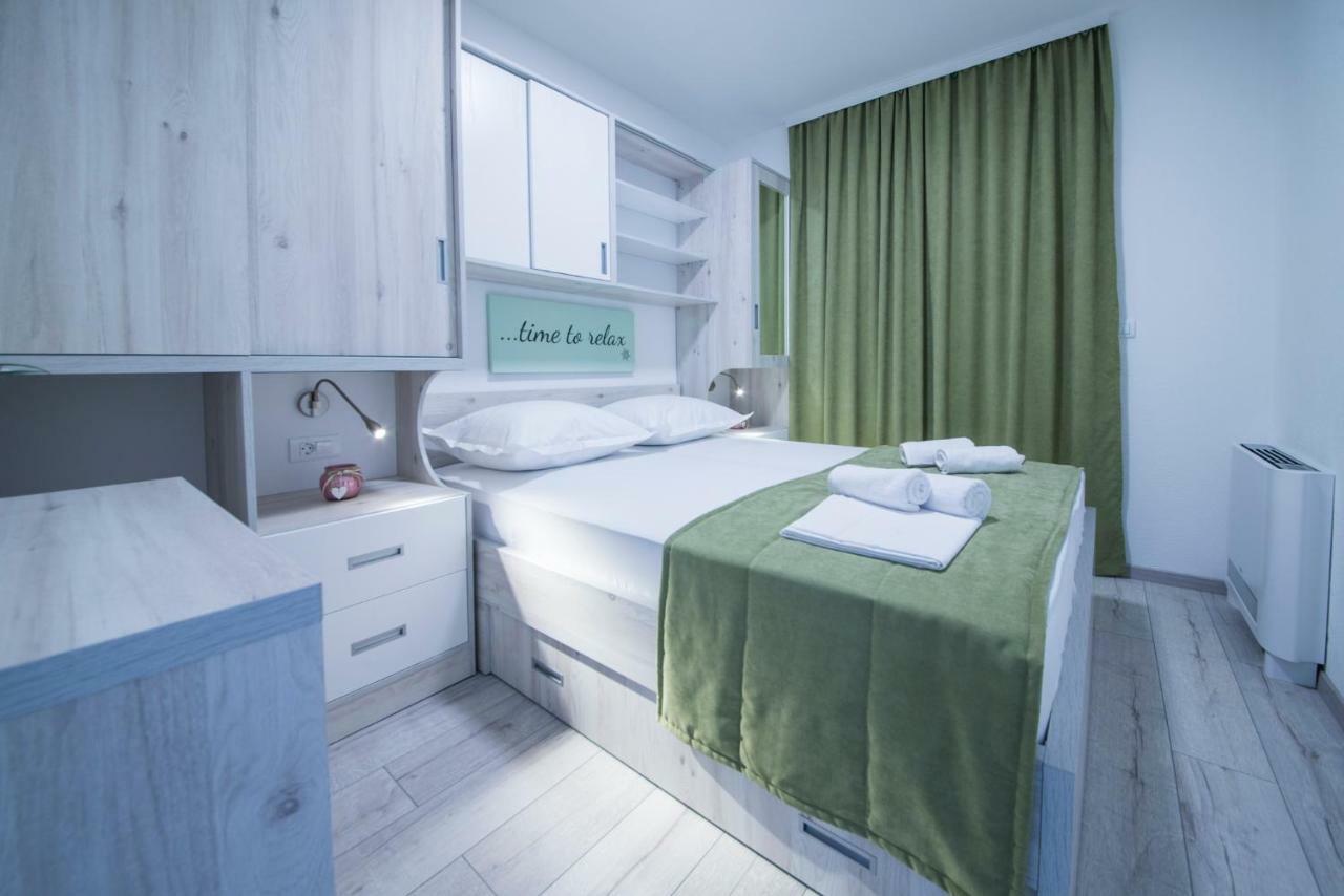 Apartmani Spiline - Mia Baska Voda Bagian luar foto