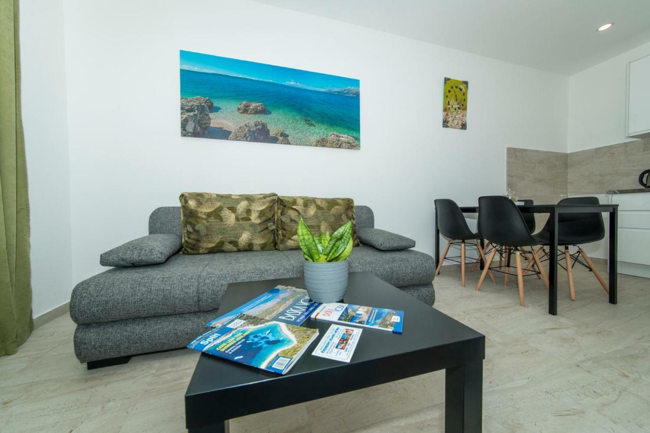 Apartmani Spiline - Mia Baska Voda Bagian luar foto