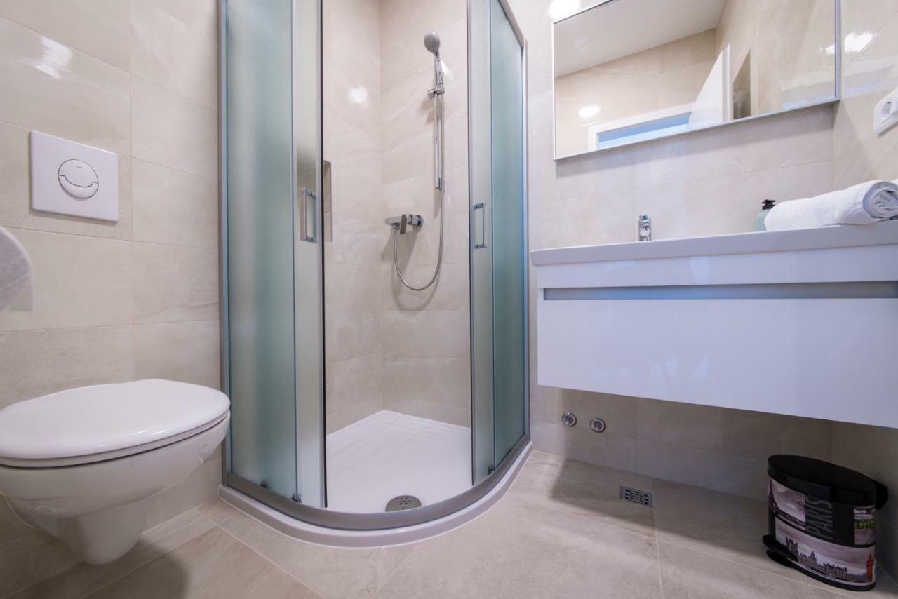 Apartmani Spiline - Mia Baska Voda Bagian luar foto