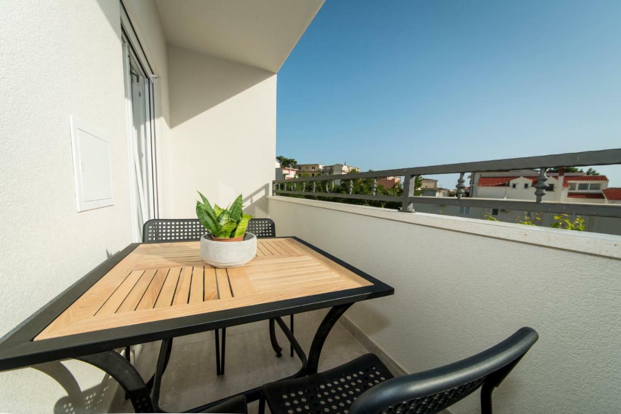 Apartmani Spiline - Mia Baska Voda Bagian luar foto