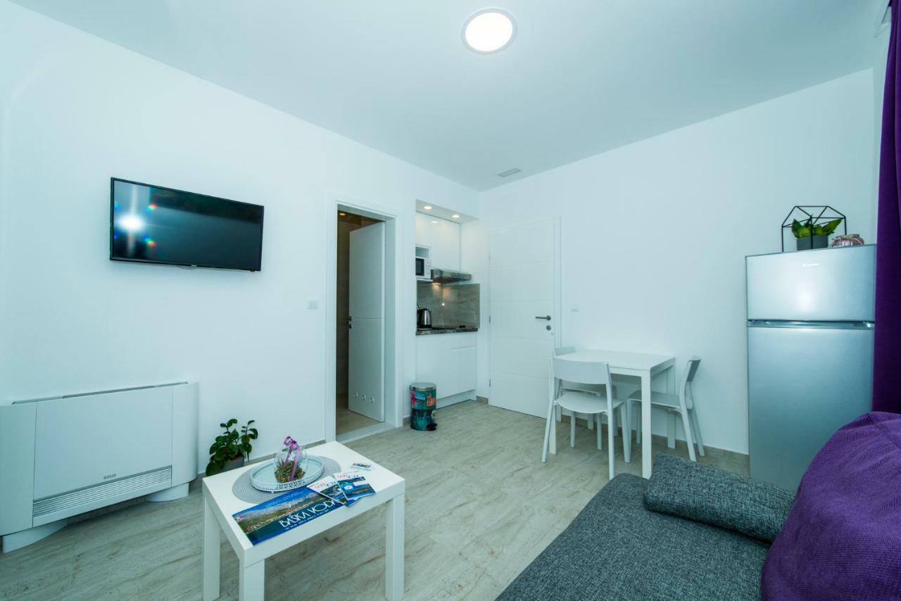 Apartmani Spiline - Mia Baska Voda Bagian luar foto