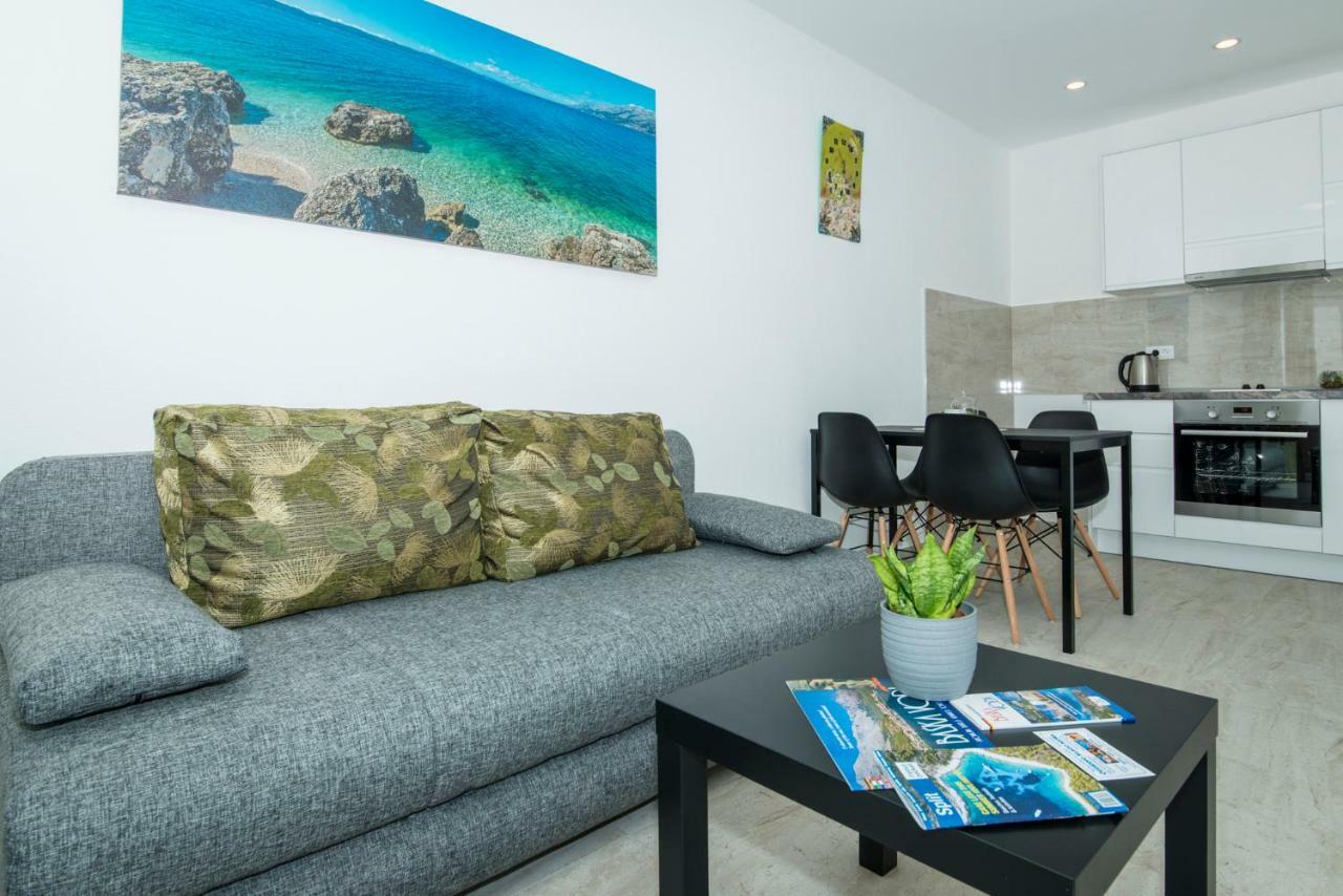 Apartmani Spiline - Mia Baska Voda Bagian luar foto