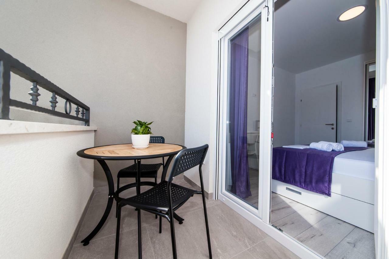 Apartmani Spiline - Mia Baska Voda Bagian luar foto